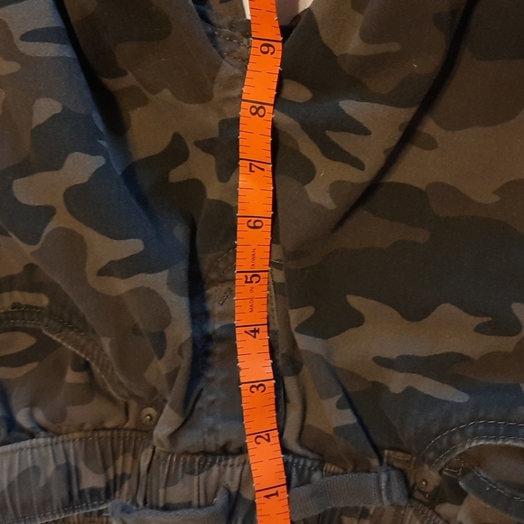 Levi's camo jogger jeans for boys, size 12, green - Picture 7 of 7